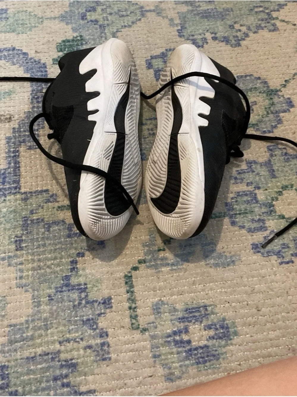 Nike Black Low-Top Athletic Sneakers
